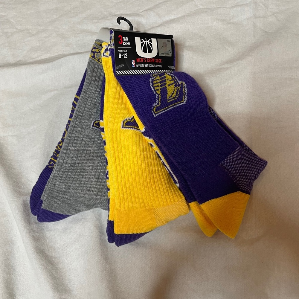 New NBA Los Angeles Lakers Men's Crew Socks 3 Pairs Size 6-12 Men